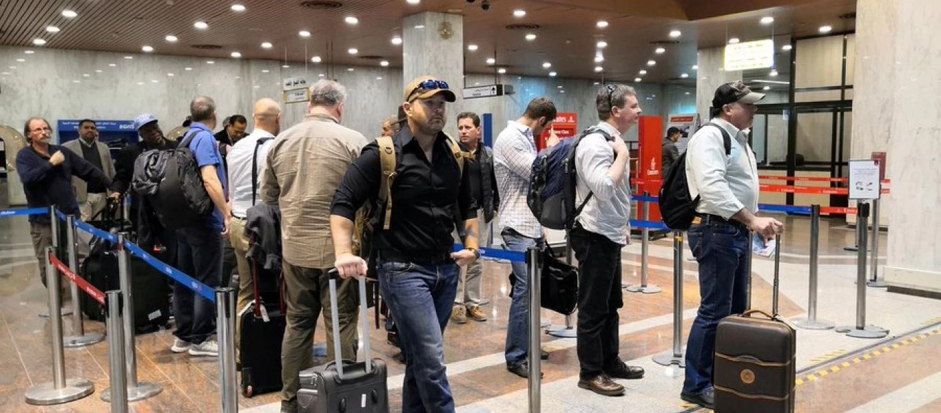 Αμερικανοί εργαζόμενοι σε πετρελαιοπηγές στο Ιράκ εγκαταλείπουν κατά δεκάδες τη χώρα
